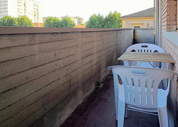Vicino A Parcheggi Gratuiti - Vicino Al Centro Appartement Modena